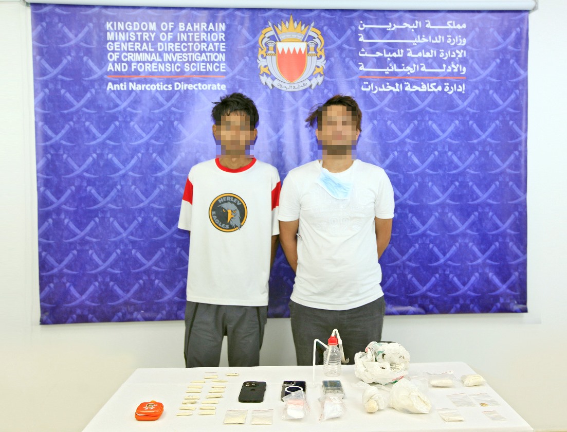 في واقعتين منفصلتين.. مكافحة المخدرات: القبض على 3 أشخاص لحيازتهم مواد مخدرة تقدر قيمتها بأكثر من 17 ألف دينار<